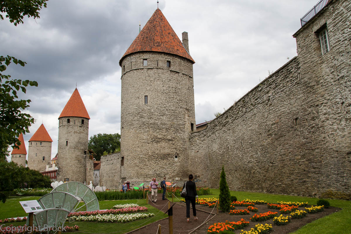 Tallinn Mittelalterliche Stadtmauer mit Eppinger Turm