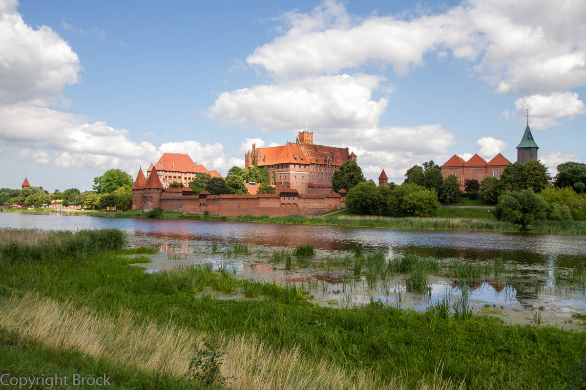 Malbork (Marienburg)Blick von Westen über die Nogat auf die gesamte Burganlage