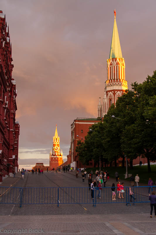 Blick vom Manegeplatz zwischen Hist. Museum und Kreml-Mauer auf den Roten Platz