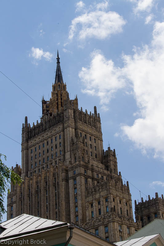 Gebäude des Außenministeriums (einer der Stalin-Bauten)