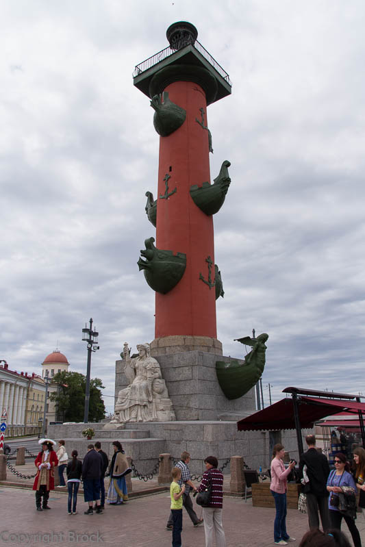 Rostra-Säule auf der Strelka der Wassilewskij-Insel