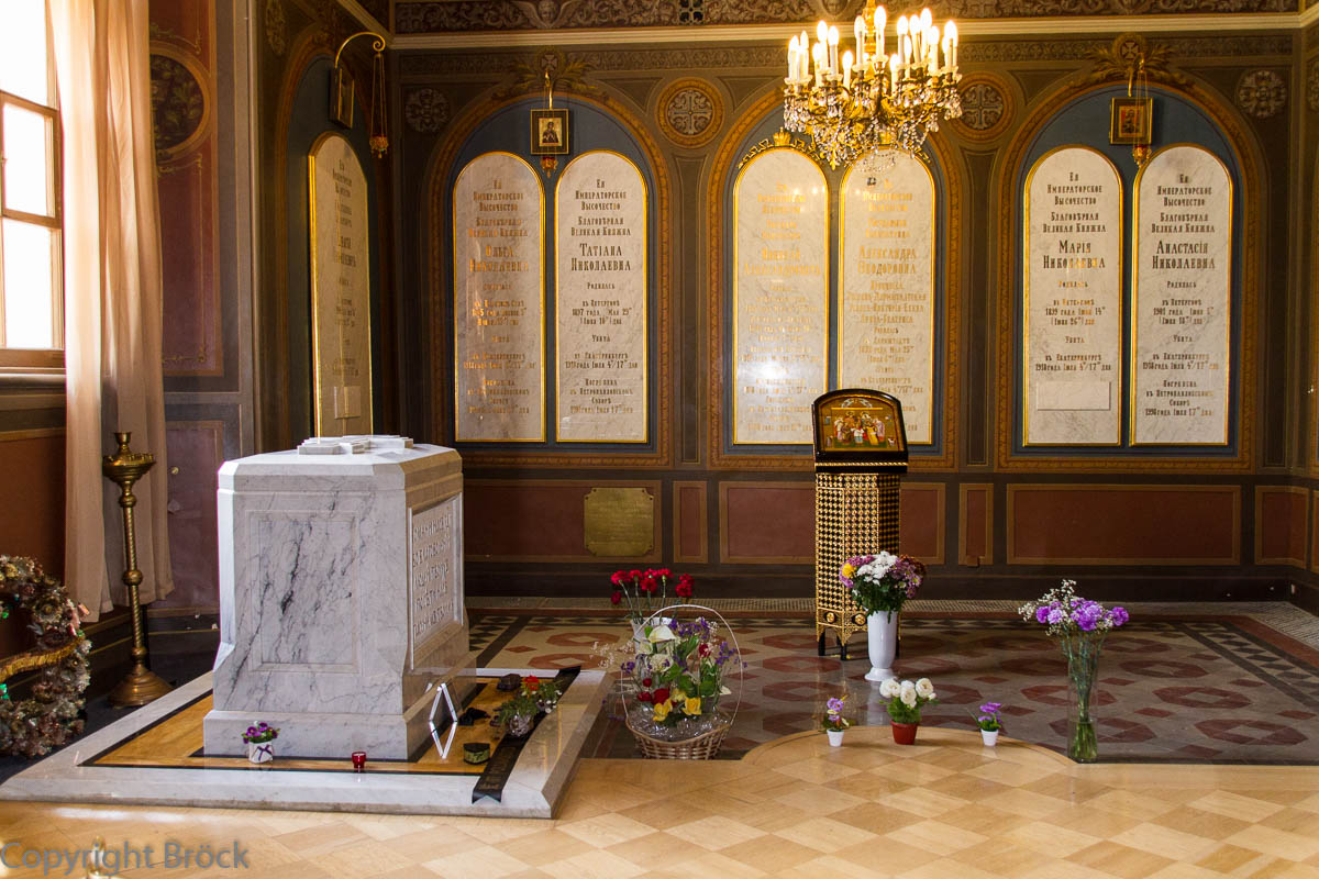 Peter-Paul-Kathedrale, Grabmal der ermordeten letzten Zarenfamilie